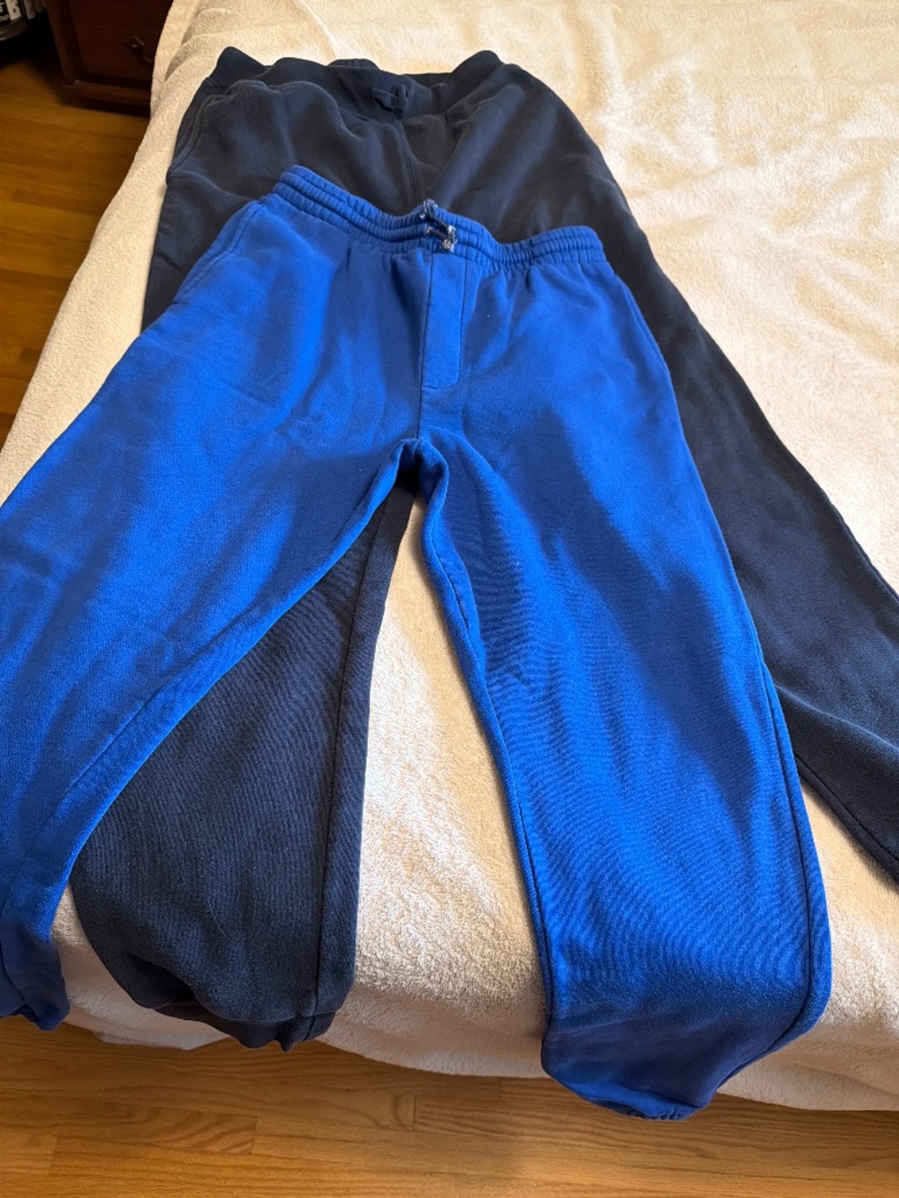 Set of 2 track pants - size xL to XXL (youth)